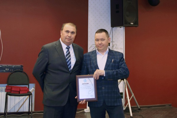 Закиров Булат, генеральный директор ООО «Урожайагроинвест» официальный дистрибьютор компании Сингента в РБ и Фанур Валитов Закиров Булат, генеральный директор ООО «Урожайагроинвест» официальный дистрибьютор компании Сингента в РБ и Фанур Валитов